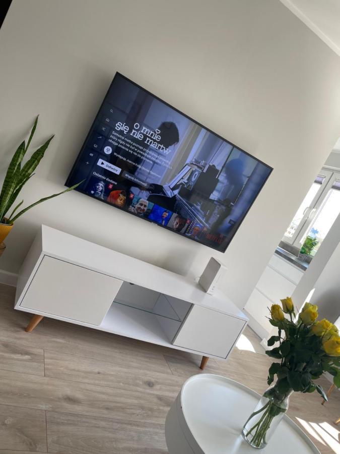 Luxury White Apartment By Marta Radom Bagian luar foto