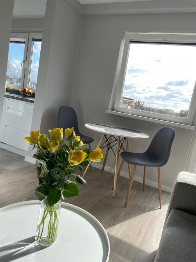 Luxury White Apartment By Marta Radom Bagian luar foto
