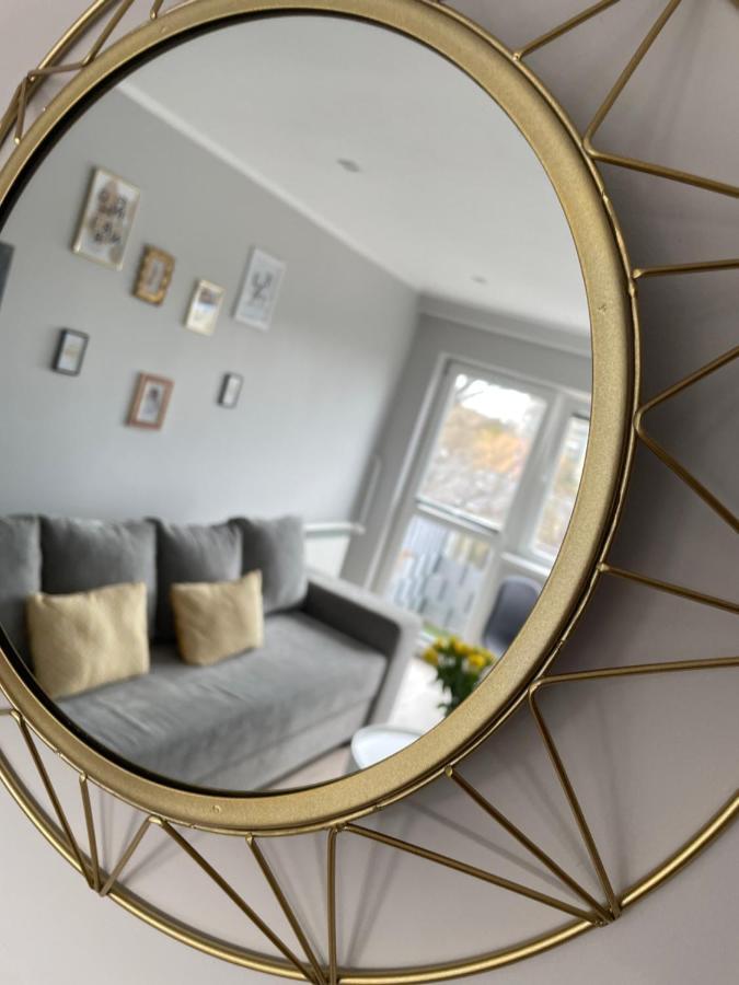 Luxury White Apartment By Marta Radom Bagian luar foto