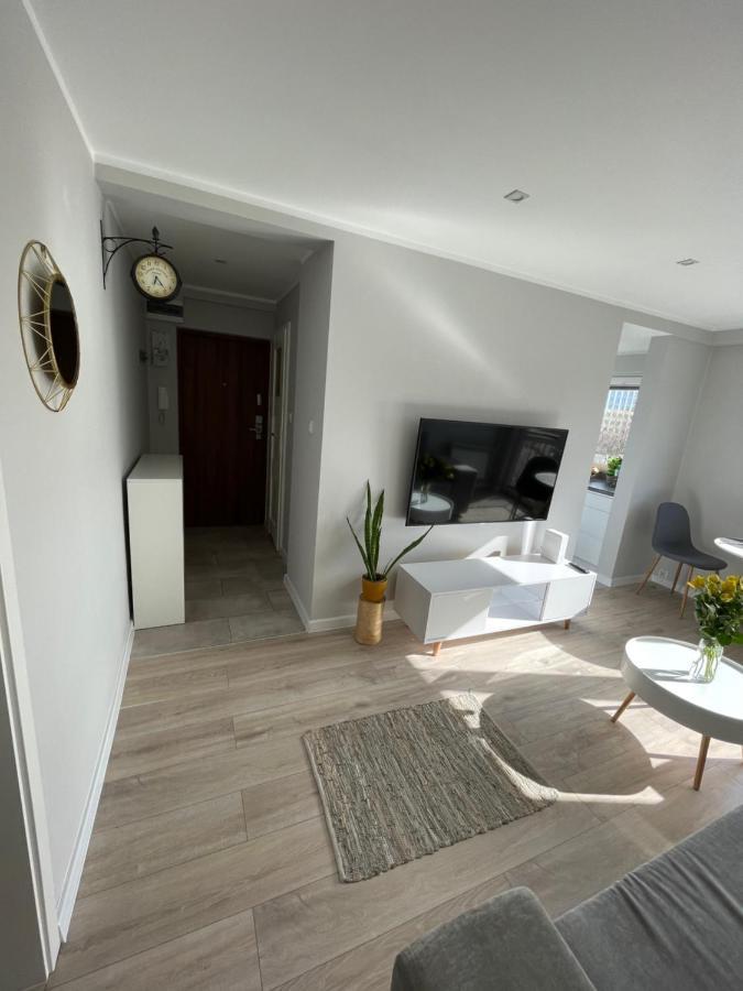 Luxury White Apartment By Marta Radom Bagian luar foto