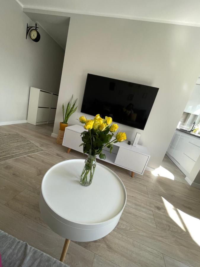 Luxury White Apartment By Marta Radom Bagian luar foto